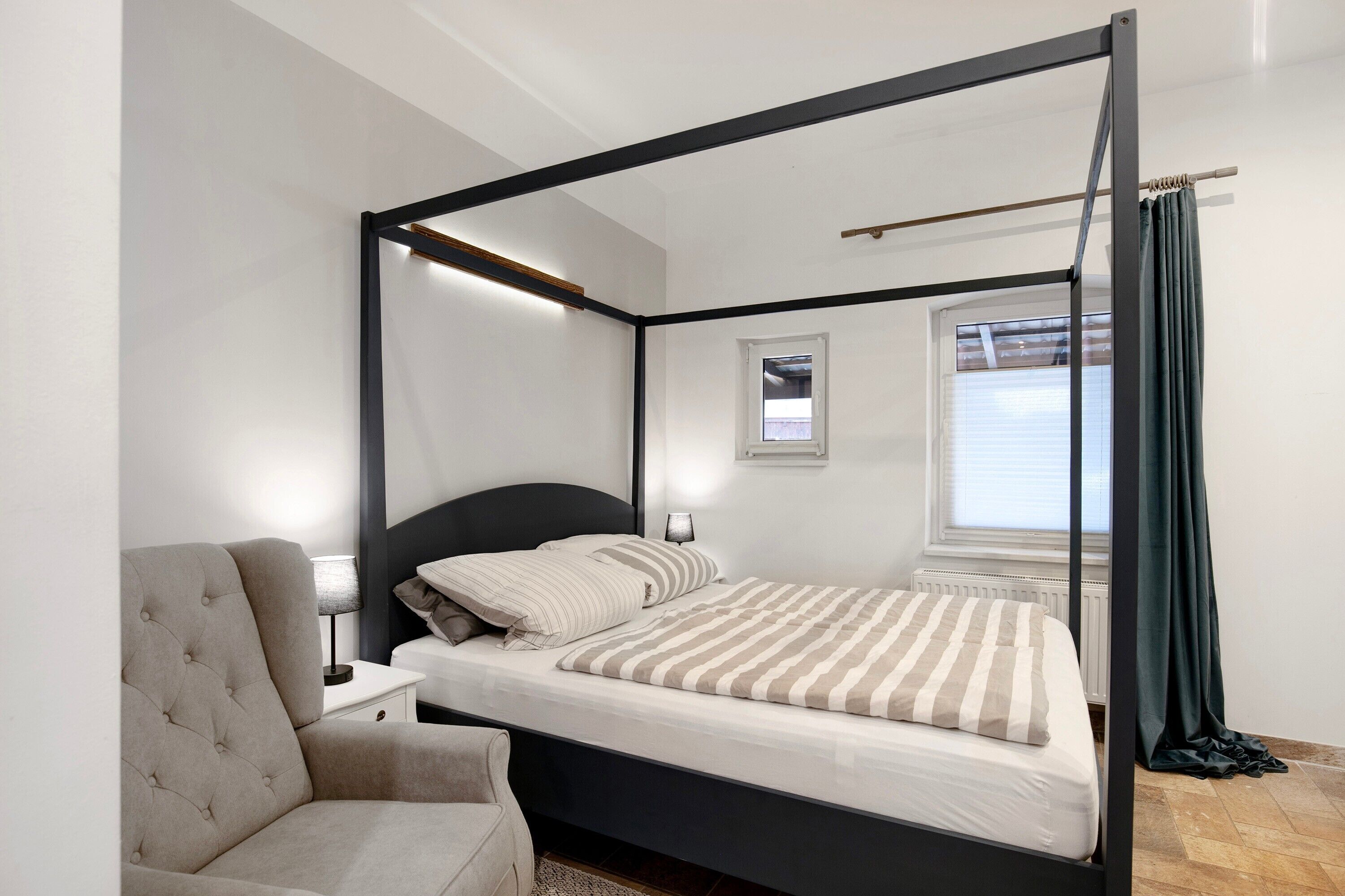 Free WiFi, bed sheets