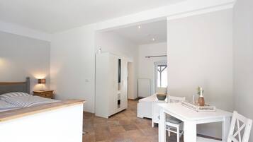 1 bedroom, free WiFi, bed sheets