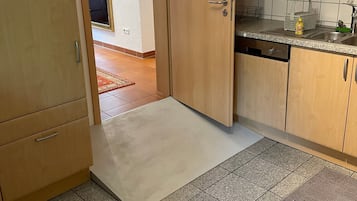 Kühlschrank, Ofen, Herdplatte, Geschirrspüler