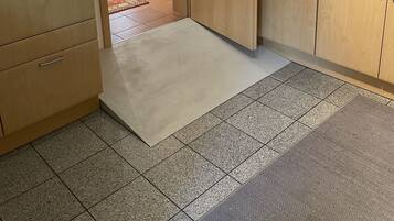 Kühlschrank, Ofen, Herdplatte, Geschirrspüler