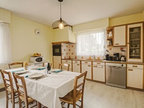 Frigorifero, microonde, forno, lavastoviglie