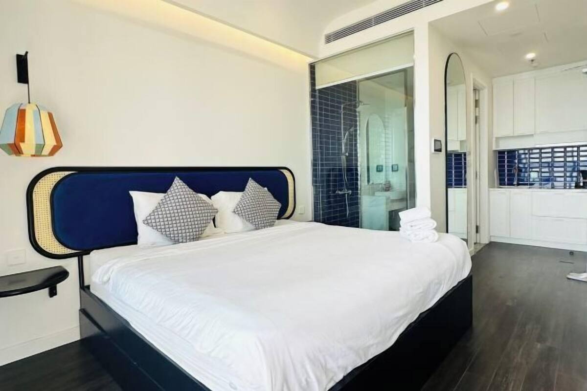 1 habitación, ropa de cama hipoalergénica y cortinas blackout