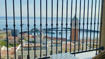 Standard Apartment, 1 King Bed, Ocean View | Beach/ocean view