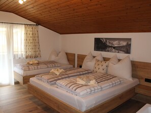 9 bedrooms, WiFi