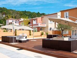 Terrace/patio - Domaine de Camiole by Interhome (Callian)