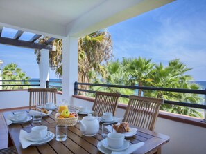 Outdoor dining - Sognu di Rena by Interhome (Moriani-Plage)