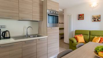 Fridge, oven, dishwasher, toaster