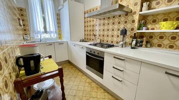 Fridge, oven, dishwasher, toaster