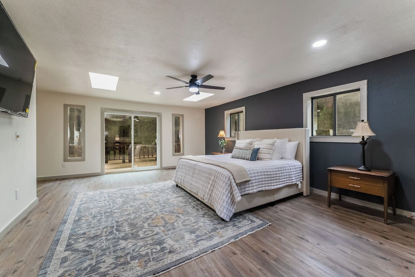 5 habitaciones, escritorio, wifi gratis y ropa de cama 