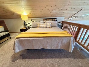 4 bedrooms, iron/ironing board, WiFi, bed sheets - Spacious Cabin-6 min to AF Resort, min to hiking,biking,restaurants,grocerystore (Angel Fire)