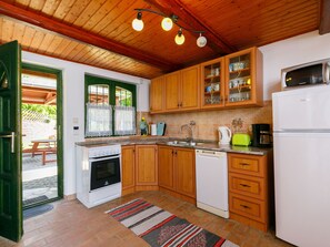 Fridge, microwave, oven, dishwasher - Vacation home Fokas by Interhome (Abrahamhegy)