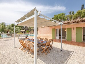 Outdoor dining - Mas des Chênes by Interhome (Grimaud)