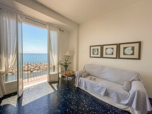 TV - Casa del Sole by Interhome (Imperia)