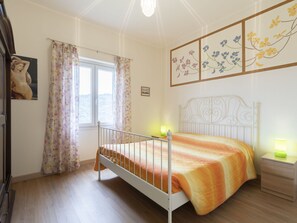 2 Schlafzimmer, Schreibtisch, WLAN