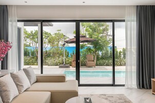 Club House, 6 Bedrooms, Private Pool | Living area | 14-inch TV with cable channels