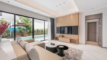 Club House, 6 Bedrooms, Private Pool | Living area | 14-inch TV with cable channels