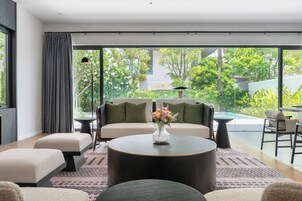 14-inch TV with cable channels