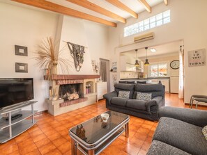 TV, fireplace - Ca Na Rosa by Interhome (Llombards/C.Llombards/C.S'Almonia)