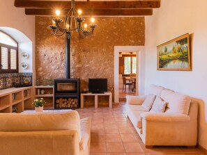 TV, fireplace - Ses Sitjoles by Interhome (Campos)