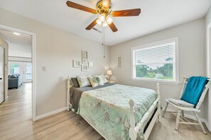 4 Schlafzimmer, Bügeleisen/Bügelbrett, kostenloses WLAN, Bettwäsche