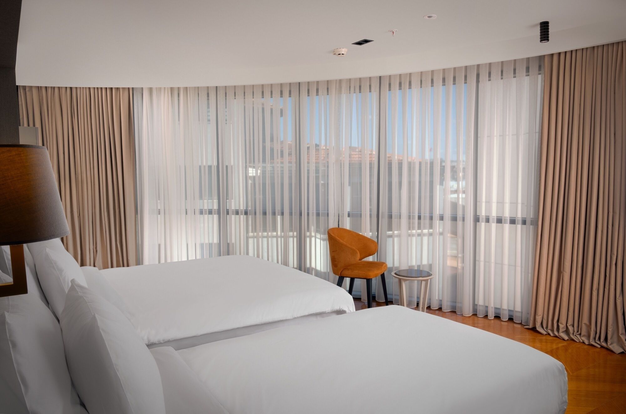 Chambre familiale | Minibar, coffre-fort, bureau, accès au Wi-Fi (inclus)