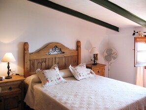 2 soverom, strykejern/-brett og internettilgang