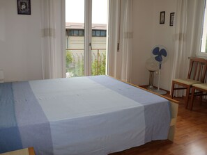 2 bedrooms, Internet