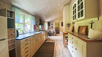 Fridge, oven, dishwasher, high chair