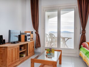 TV - Riells Park by Interhome (L'Escala)