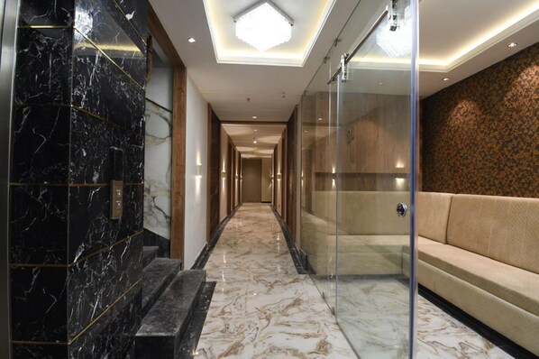 Lobby sitting area - Hotel Krishna Regency Krishnanagar (Krishnanagar)