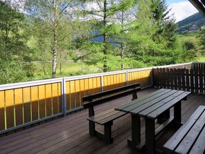 Outdoor dining - Fischerhütte by Interhome (Stein an der Enns)