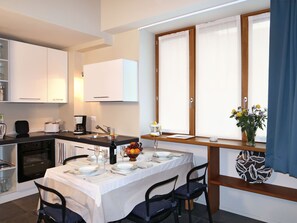 Fridge, oven, dishwasher, cookware/dishes/utensils - Bilocale by Interhome (Dorio)