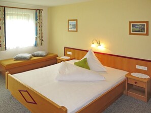 4 bedrooms, WiFi - Apartment Sonne by Interhome (Zell am Ziller)