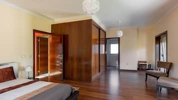 5 bedrooms, internet