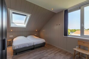 3 bedrooms, free WiFi - Villa near North Holland Beach with Jacuzzi (Julianadorp aan Zee)