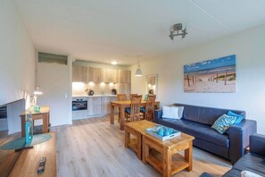 Smart TV - Apartment in Callantsoog near Beach (Callantsoog)