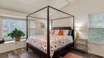 5 Schlafzimmer, Schreibtisch, BĂŒgeleisen/BĂŒgelbrett, Reisekinderbett