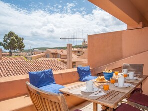 Outdoor dining - La Vigna Blu by Interhome (Palau)