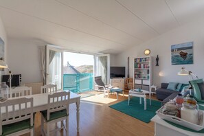 Smart TV - Apartment in Julianadorp by the Sea (Julianadorp aan Zee)