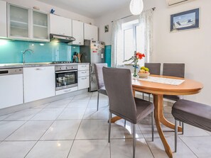 Fridge, oven, dishwasher, toaster