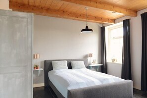 3 makuuhuonetta, vauvan matkasänky