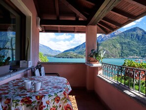 تناول الطعام بالخارج