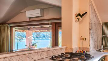 Réfrigérateur, micro-ondes, four, lave-vaisselle