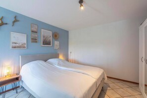 2 bedrooms, travel cot, free WiFi