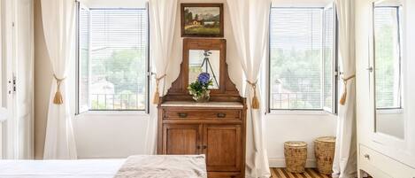 2 bedrooms, Internet