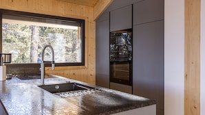 Kühlschrank, Mikrowelle, Ofen, Geschirrspüler