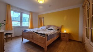 4 camere, culla da viaggio, Wi-Fi gratuito, lenzuola