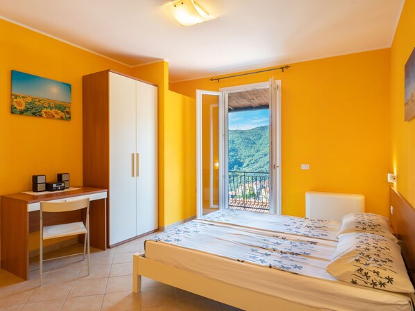 2 chambres, bureau, accès Internet