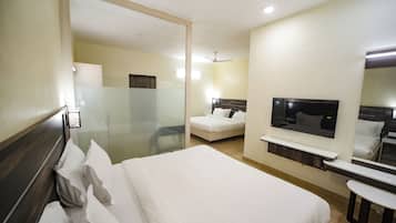 Escritorio, espacio para trabajar con laptop y wifi gratis