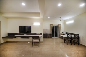 Habitació quàdruple superior | Escriptori, espai de treball apte per a portàtils i wifi gratuïta